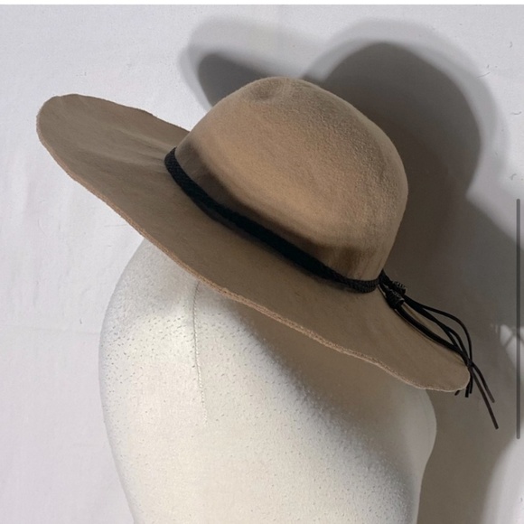 KIT Tan Wide Brim Floppy Sun Hat - Picture 4 of 13